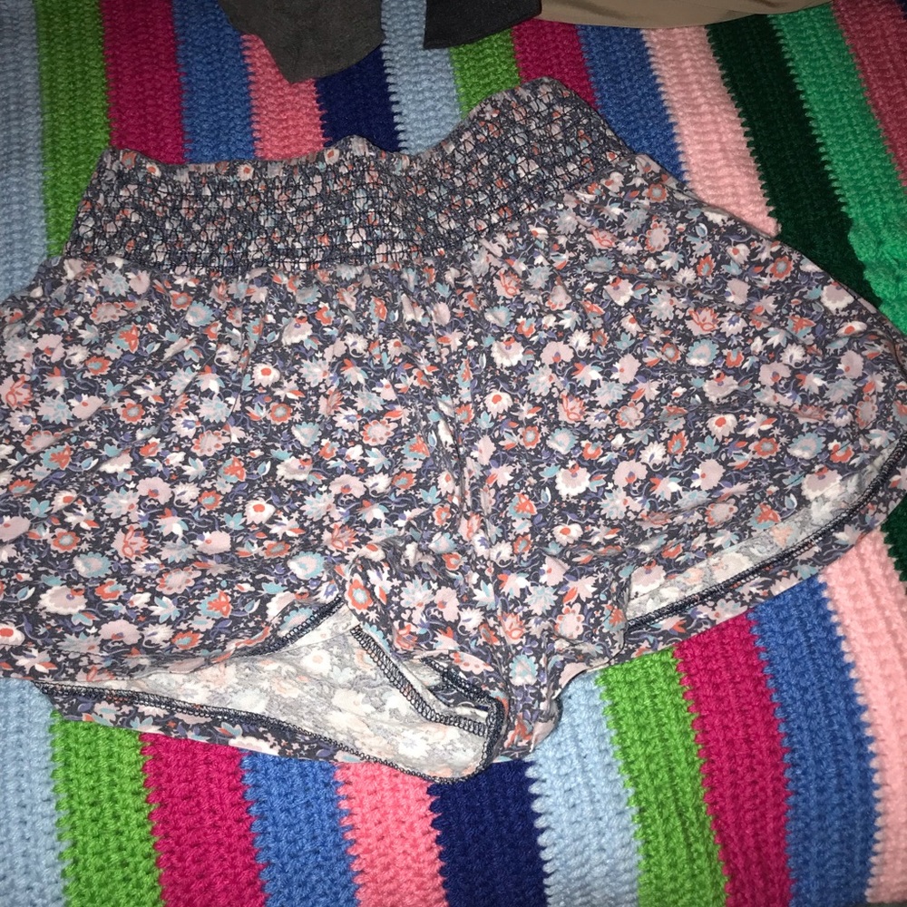 Floral American Eagle shorts